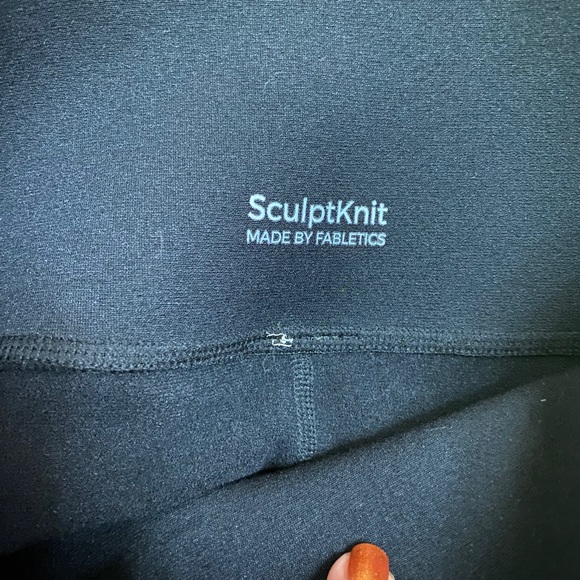 Fabletics Quinn Black Sculptknit Sports Bra/Leggings - Picture 8 of 8